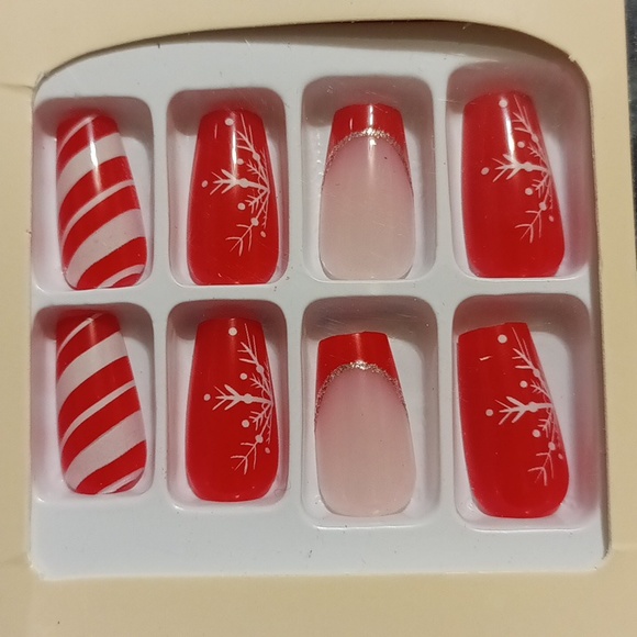24pcs Glossy Short Ballet Fake Nails, Christmas Red Press On Nails With … - Picture 9 of 17